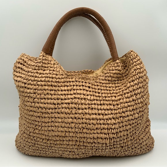 Tommy Bahama Medium Woven Straw Tote Bag. With Tassel. (NWT). - Picture 2 of 6